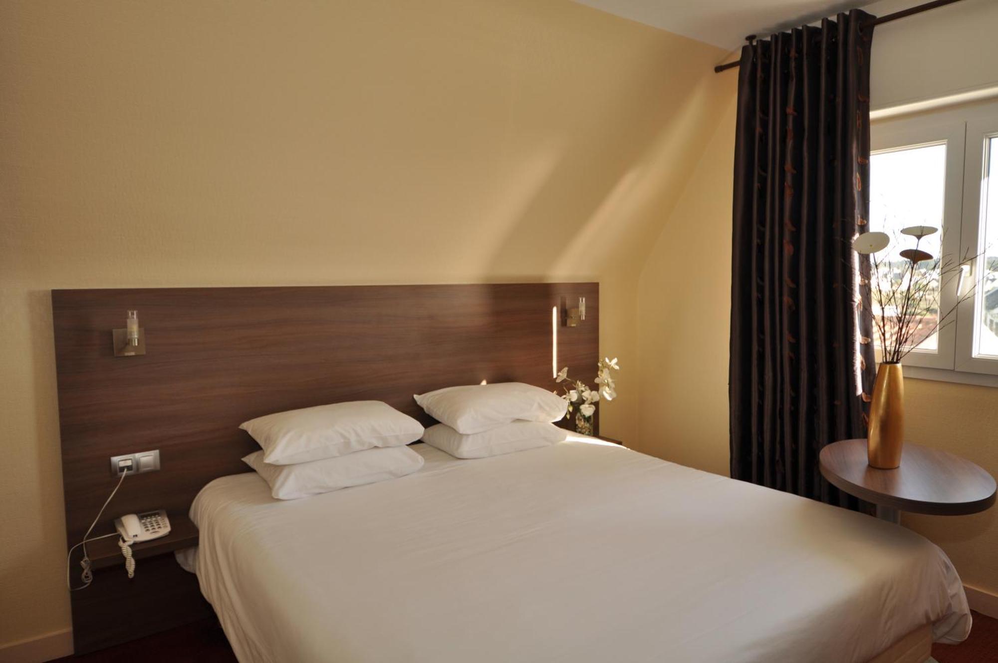 First Floor Double Room with Sea View,1603729426:JPEG